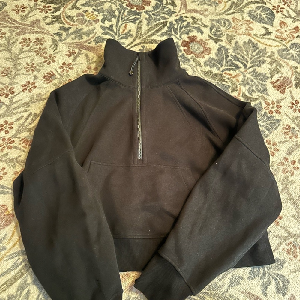 Black Half-Zip Lululemon Scuba cropped